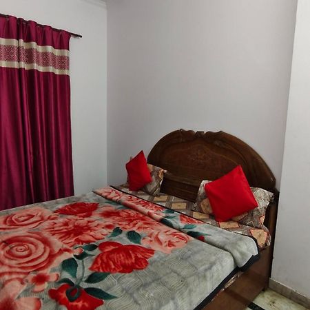 Rajdhani Guest House Faridabad Bagian luar foto