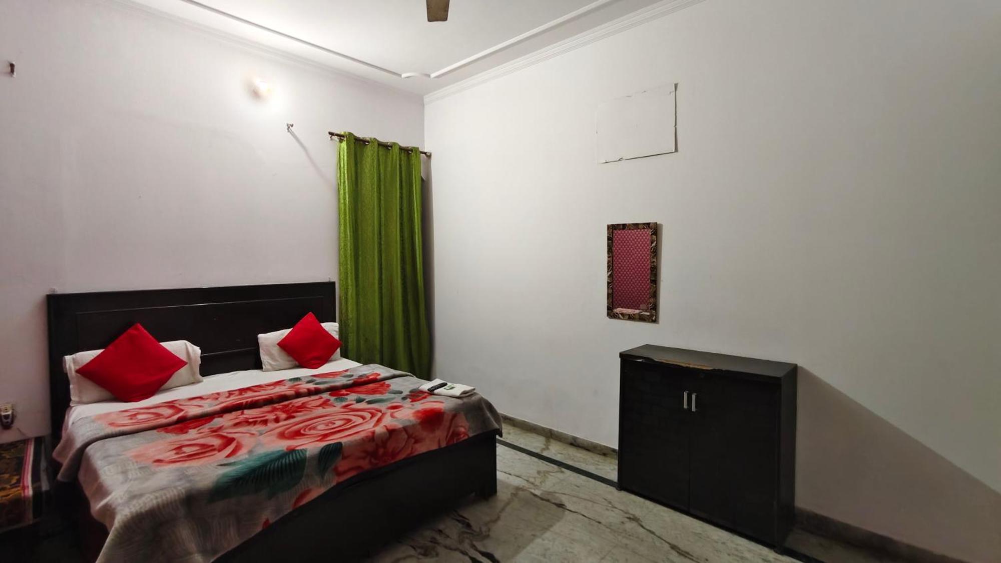 Rajdhani Guest House Faridabad Bagian luar foto