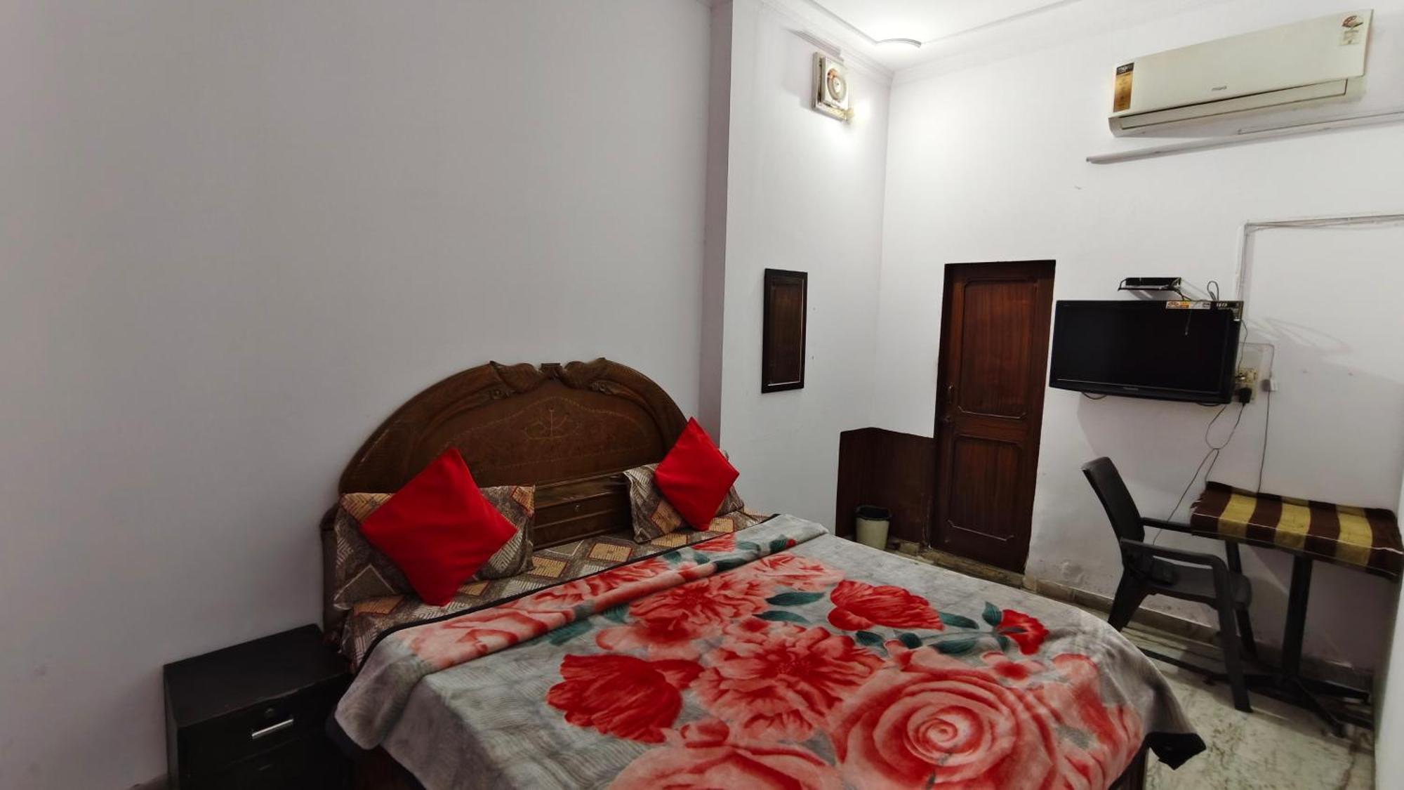 Rajdhani Guest House Faridabad Bagian luar foto