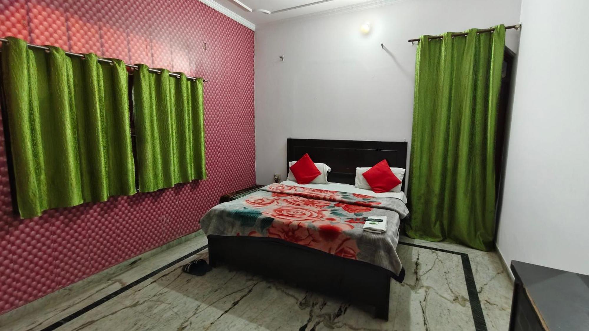 Rajdhani Guest House Faridabad Bagian luar foto
